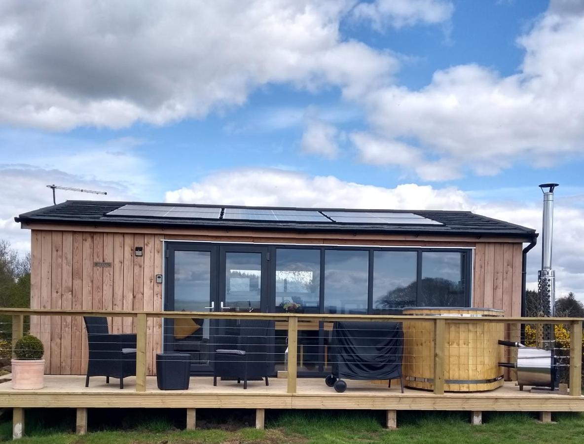 Cleeves Cabins Ailsa Luxury Lodge With Hot Tub Dalry  Zewnętrze zdjęcie