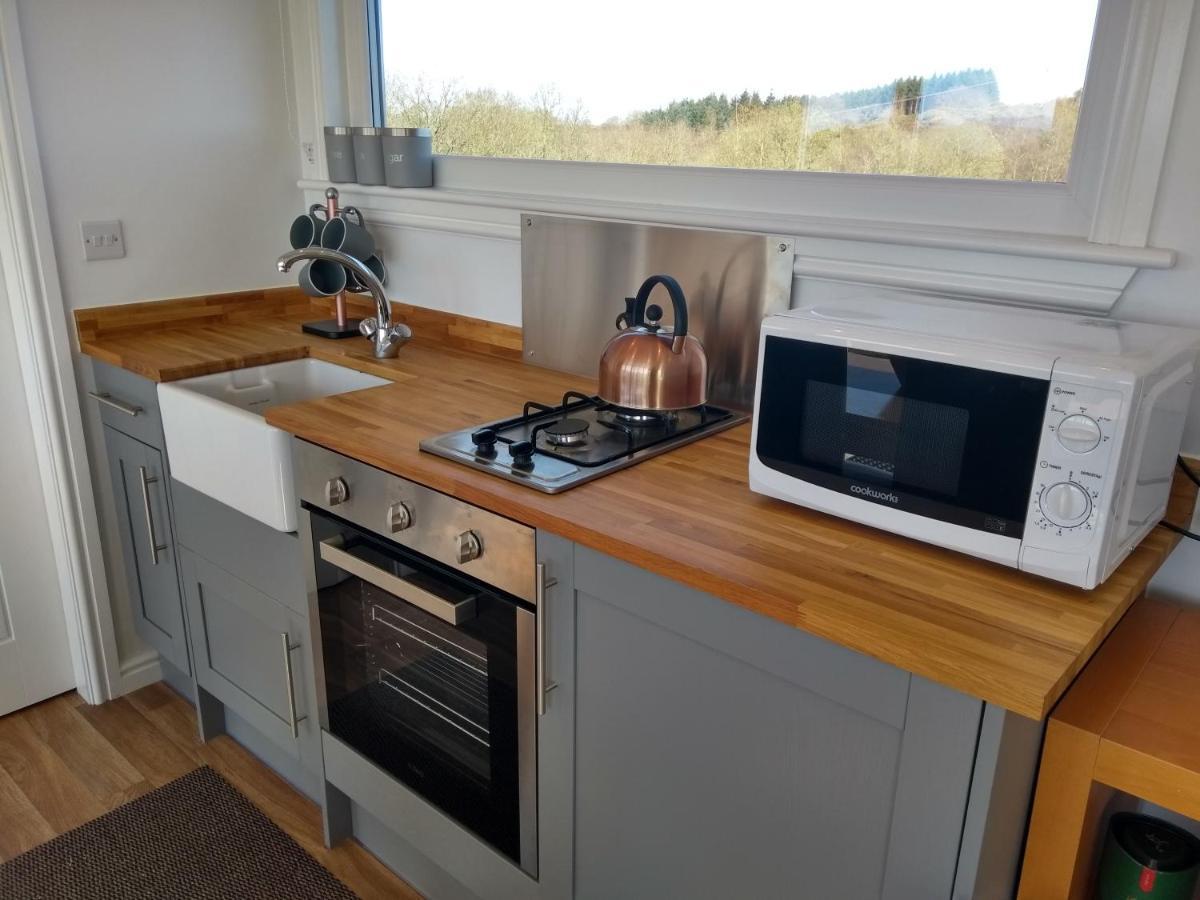 Cleeves Cabins Ailsa Luxury Lodge With Hot Tub Dalry  Zewnętrze zdjęcie